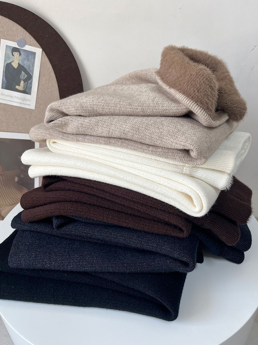 タイトスカート リブ編みニット素材の裾スリット入りマキシスカート