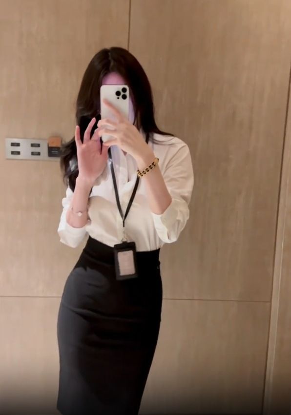 タイトスカート 美脚見せストレッチ素材のひざ下丈タイトスカート