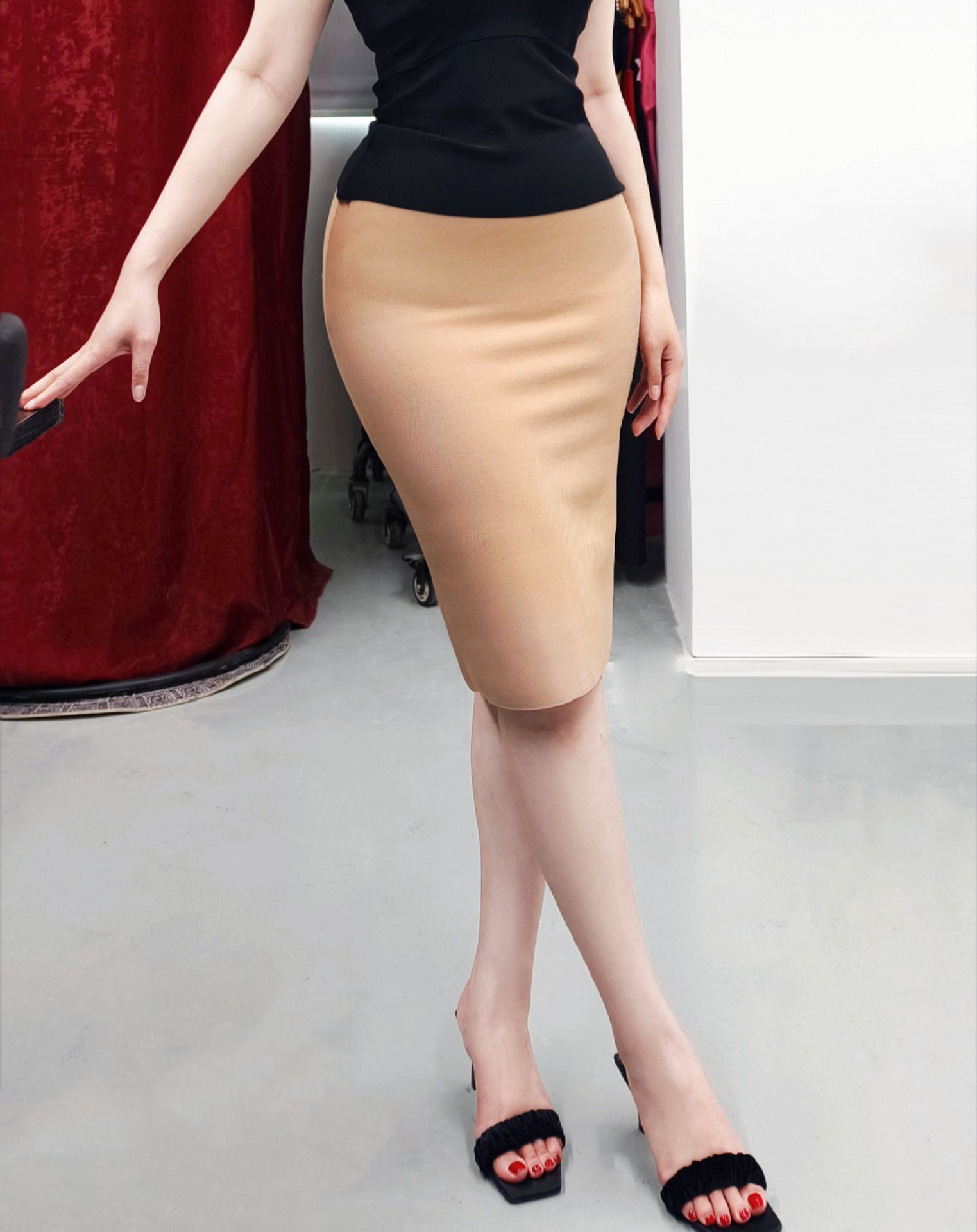 タイトスカート 美脚見せストレッチ素材のひざ下丈タイトスカート