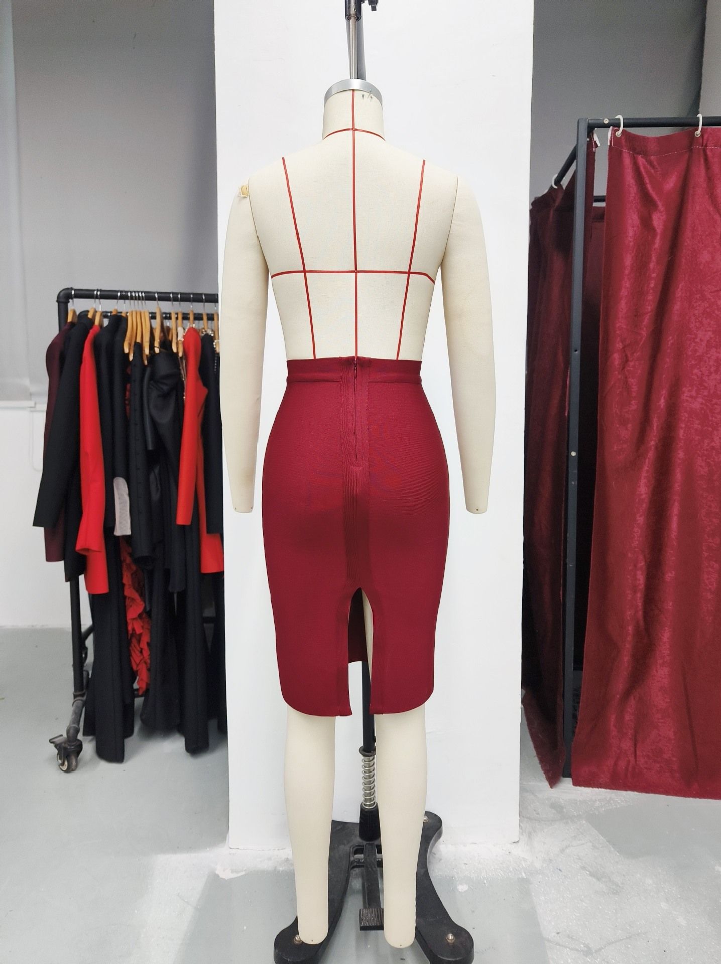 タイトスカート 美脚見せストレッチ素材のひざ下丈タイトスカート