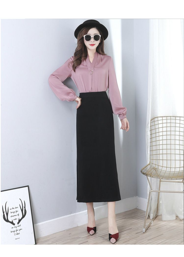 サイドスリット入りハイウエストタイトスカート