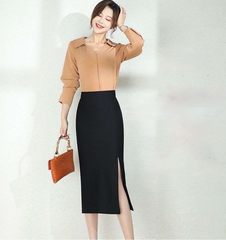 サイドスリット入りハイウエストタイトスカート