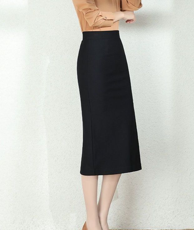 サイドスリット入りハイウエストタイトスカート