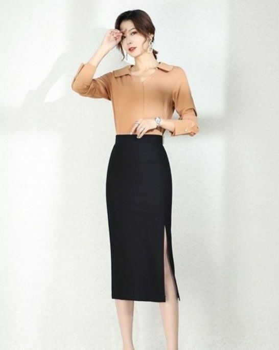 サイドスリット入りハイウエストタイトスカート