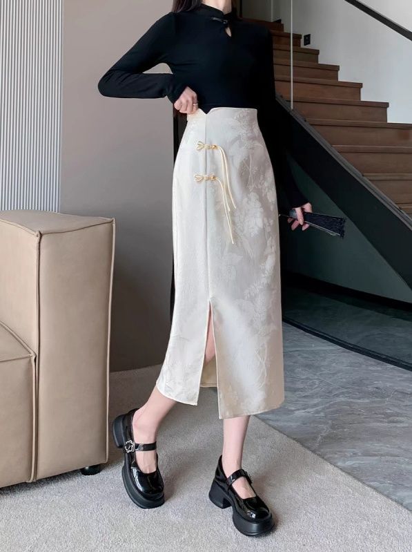 チャイナ風ボタンスリット入りロングタイトスカート