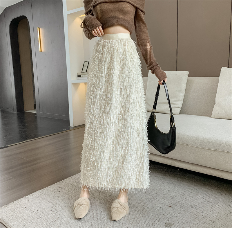 タイトスカート ふわふわタッセル素材のタイトマキシスカート