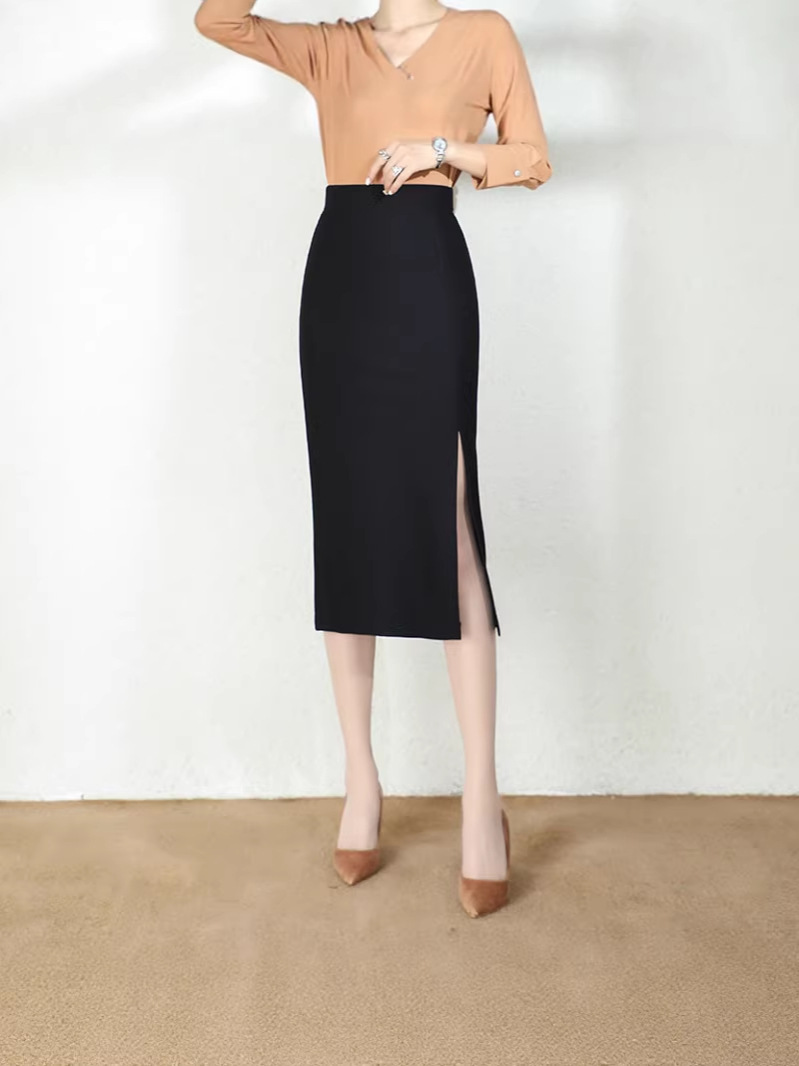 サイドスリット入りハイウエストタイトスカート