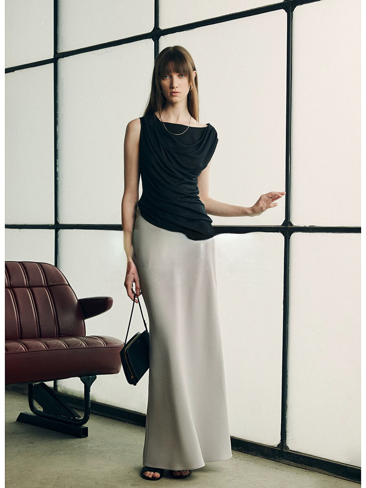 タイトスカート 美しい縦ラインを演出するマキシ丈タイトスカート