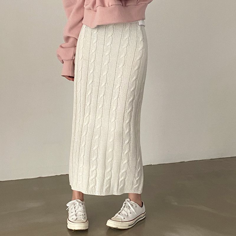 ケーブル編みニットロングタイトスカート