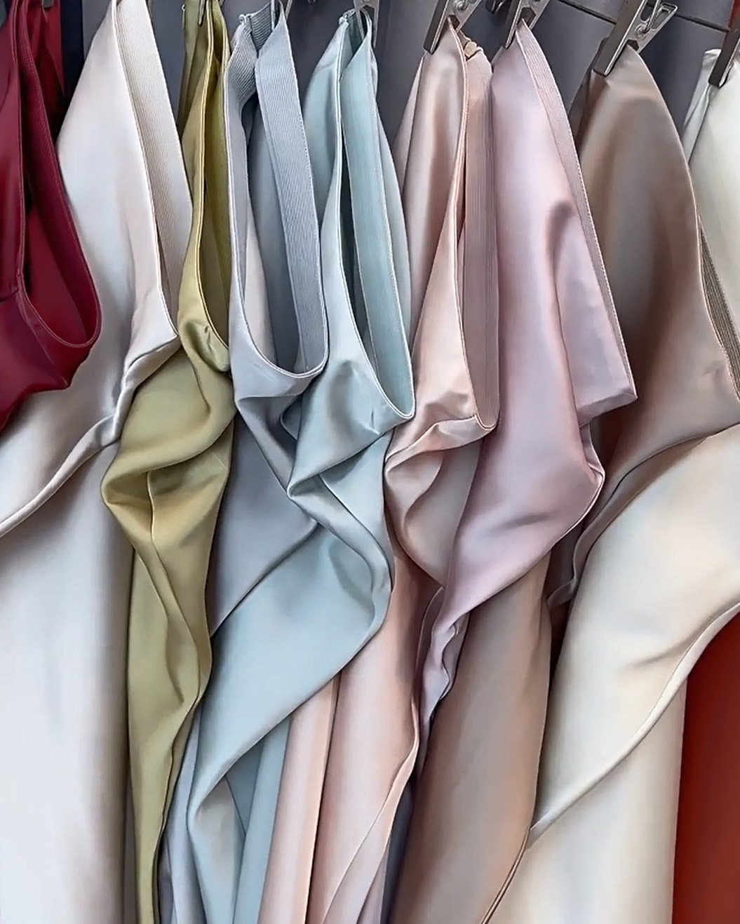 タイトスカート 光沢サテン素材タイトマキシスカート