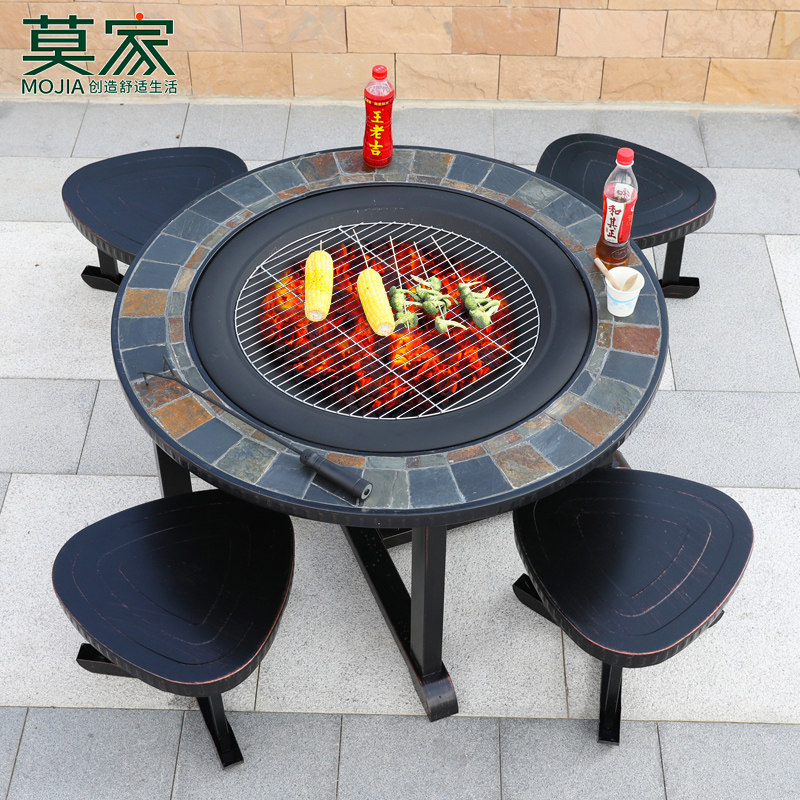 円形石目装飾付き焚き火台一体型テーブル四人掛け椅子セット