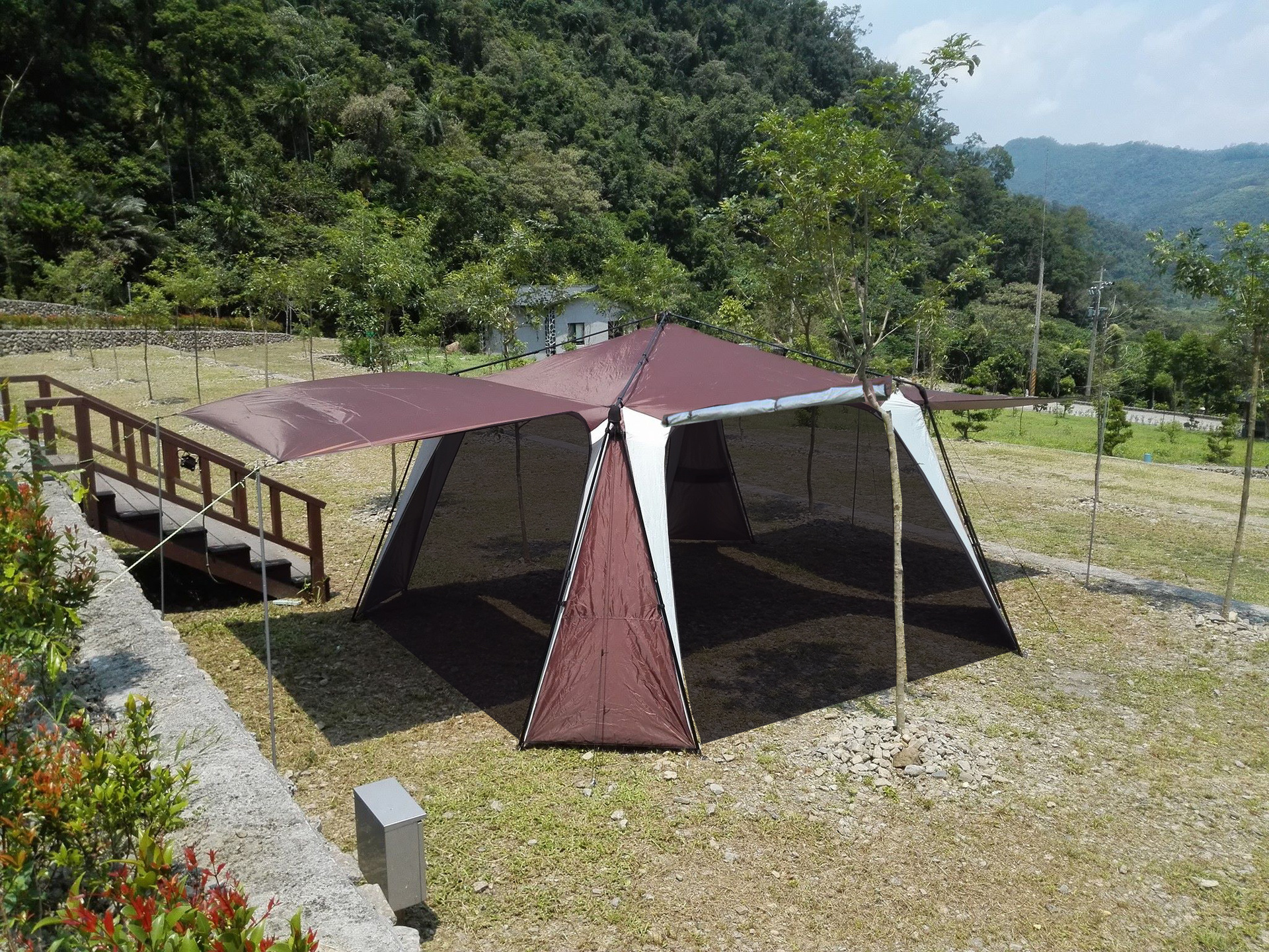 タープ 大型スクリーンタープ 広々快適アウトドアシェルター