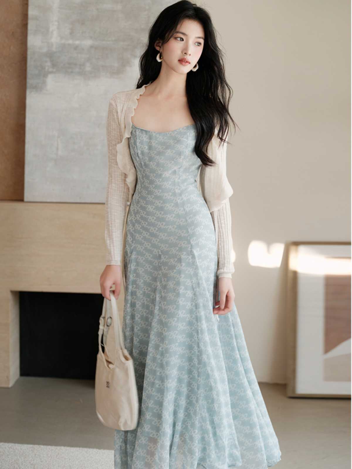 上品な大人スタイル！夏のロングキャミドレスおすすめ5選