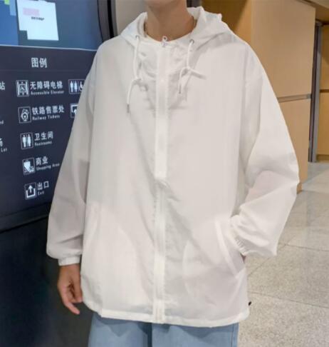 30代メンズファッション 薄手軽量パーカージャケット紫外線対策夏物アウター