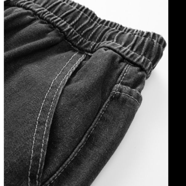 30代メンズファッション ゆったりシルエットデニムパンツ