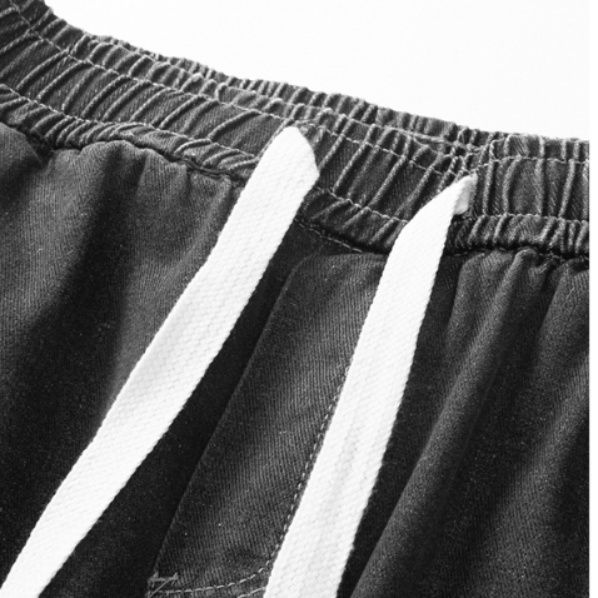 30代メンズファッション ゆったりシルエットデニムパンツ