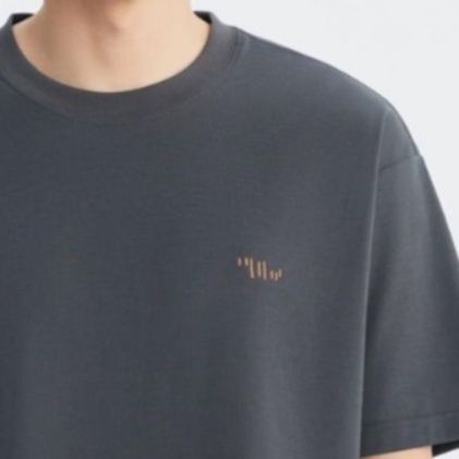 30代メンズファッション シンプル刺繍入り半袖カットソー