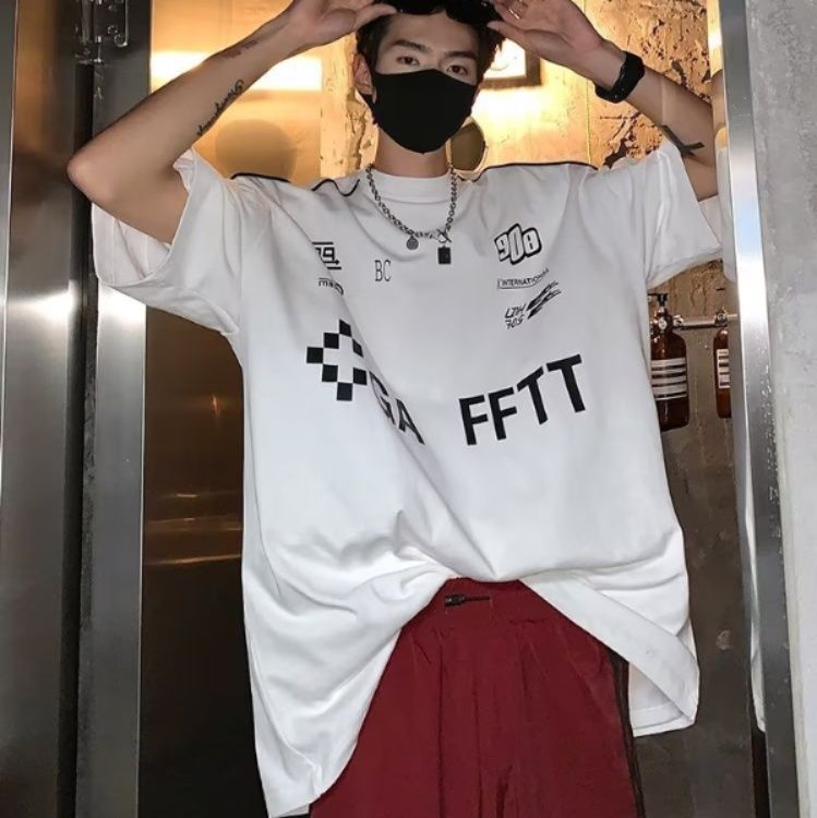 30代メンズファッション ストリート風グラフィック半袖