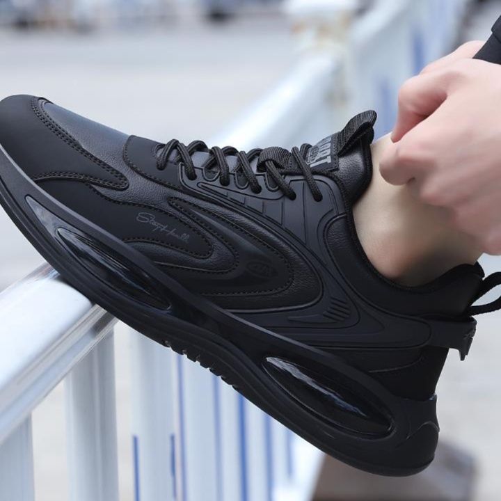 30代メンズファッション 軽量ウェーブソールスニーカー