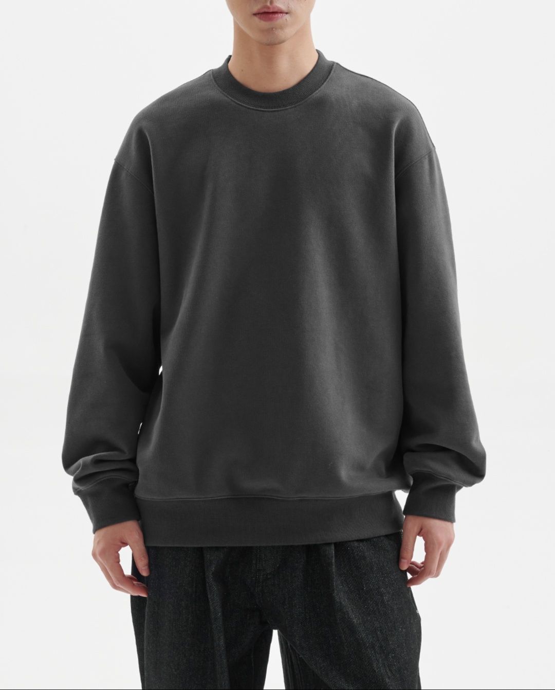 30代メンズファッション ゆったりシルエット裏起毛トレーナー