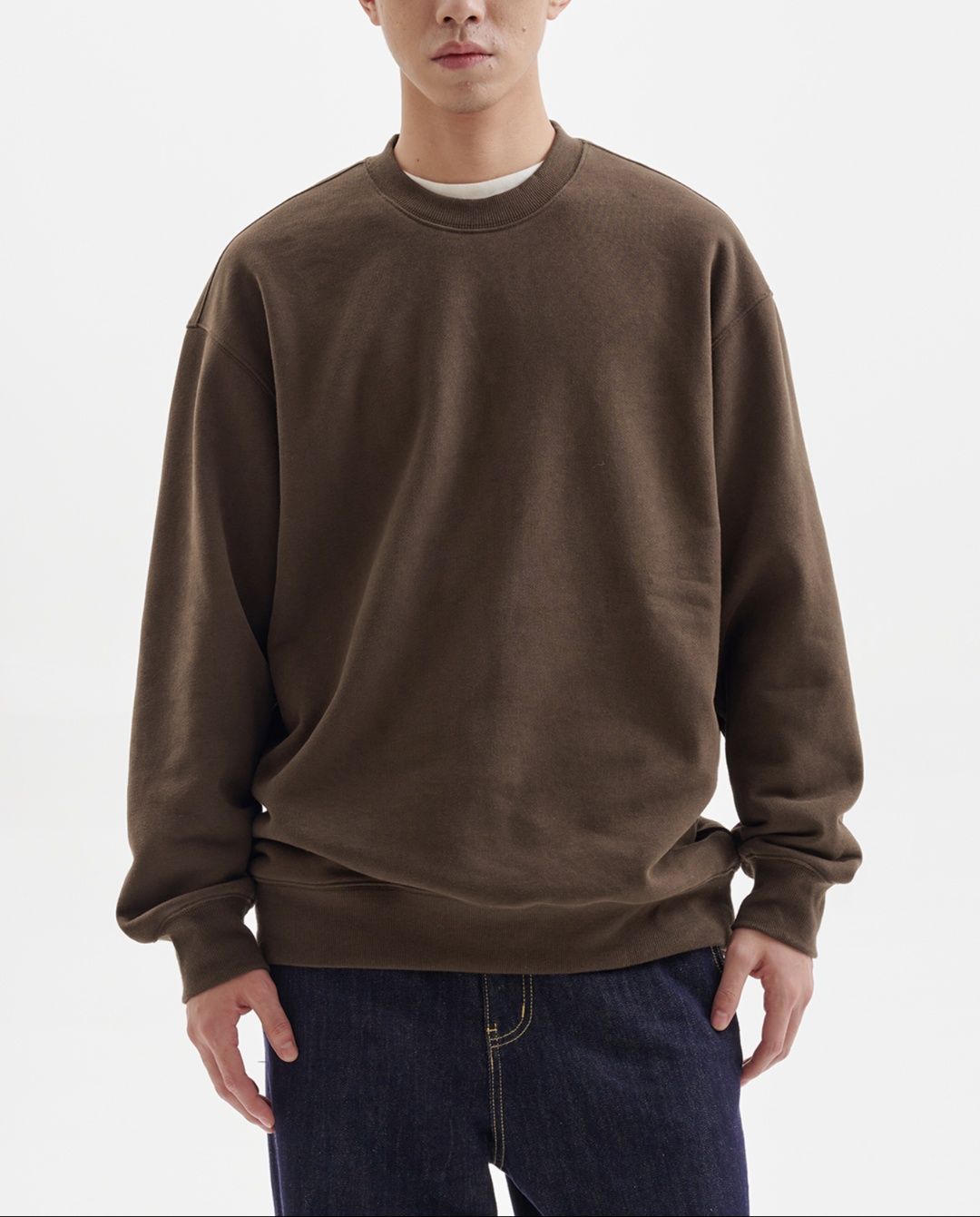 30代メンズファッション ゆったりシルエット裏起毛トレーナー