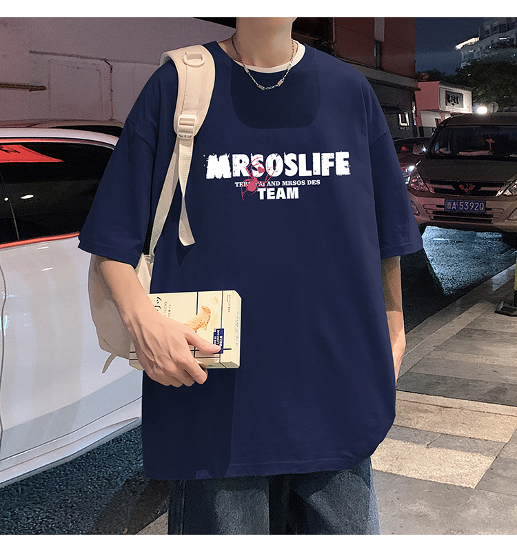 30代メンズファッション 詩的メッセージ グラフィックシャツ