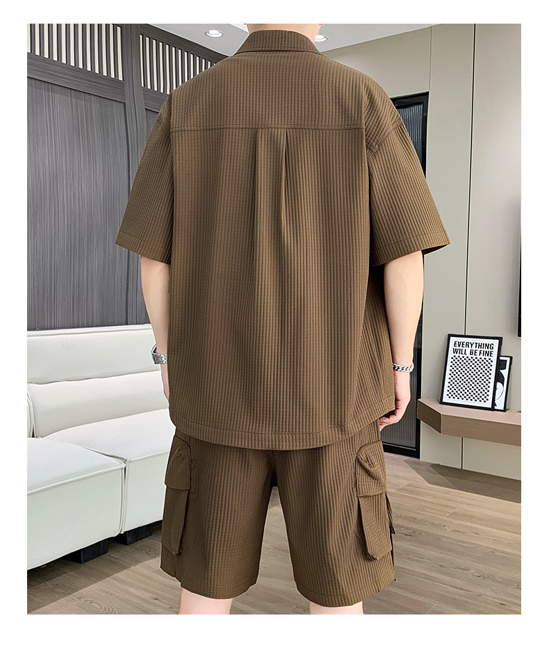30代メンズファッション 立体感のある半袖リブ調セットアップシャツ