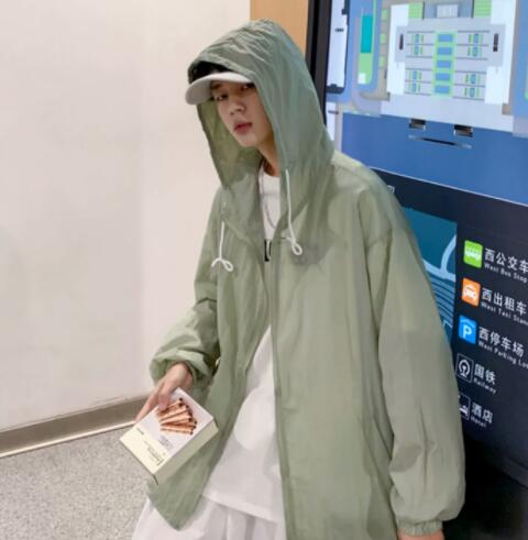 30代メンズファッション 薄手軽量パーカージャケット紫外線対策夏物アウター