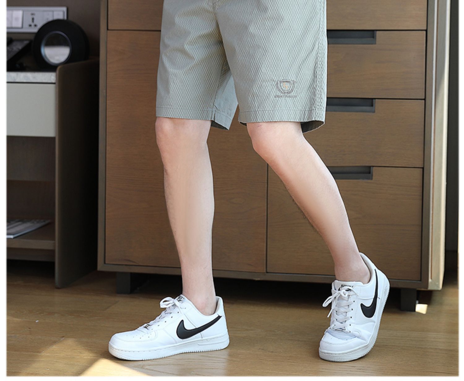 30代メンズファッション 立体織柄ショートパンツ
