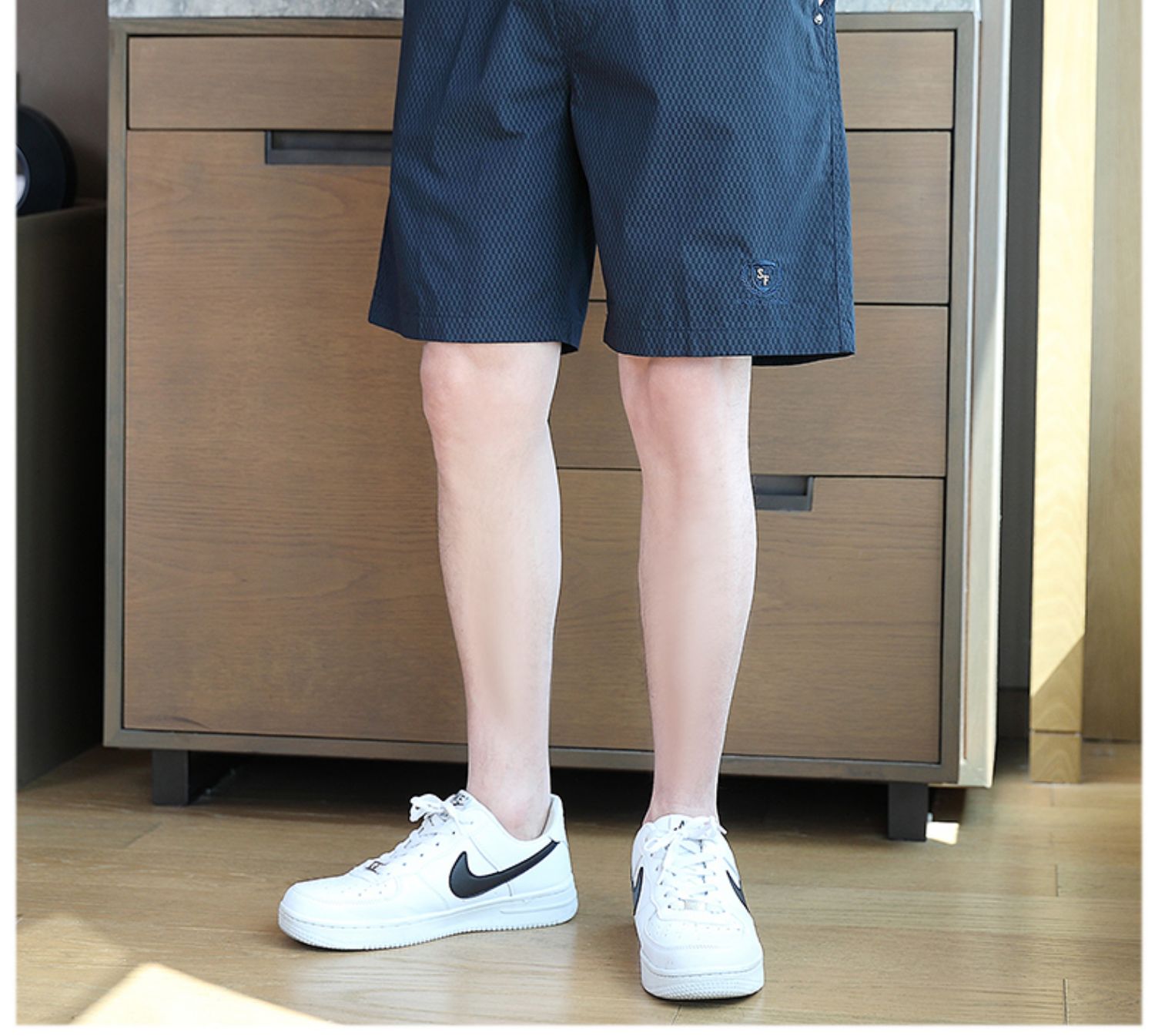 30代メンズファッション 立体織柄ショートパンツ