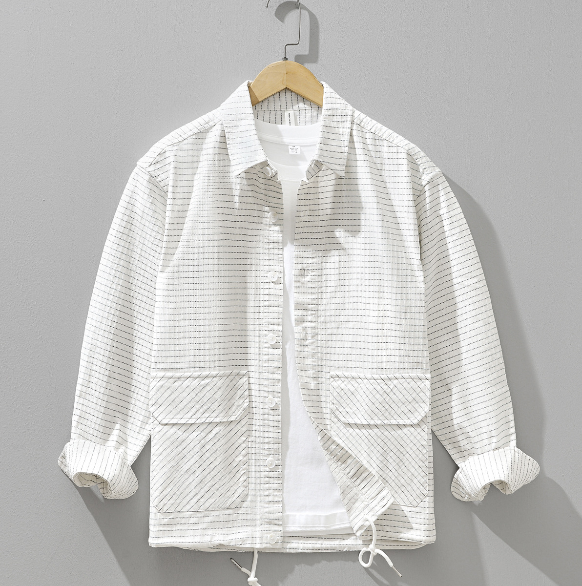 30代メンズファッション 畝織り素材の襟付きワークジャケット