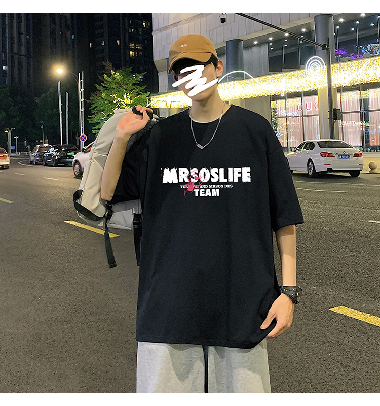 30代メンズファッション 詩的メッセージ グラフィックシャツ