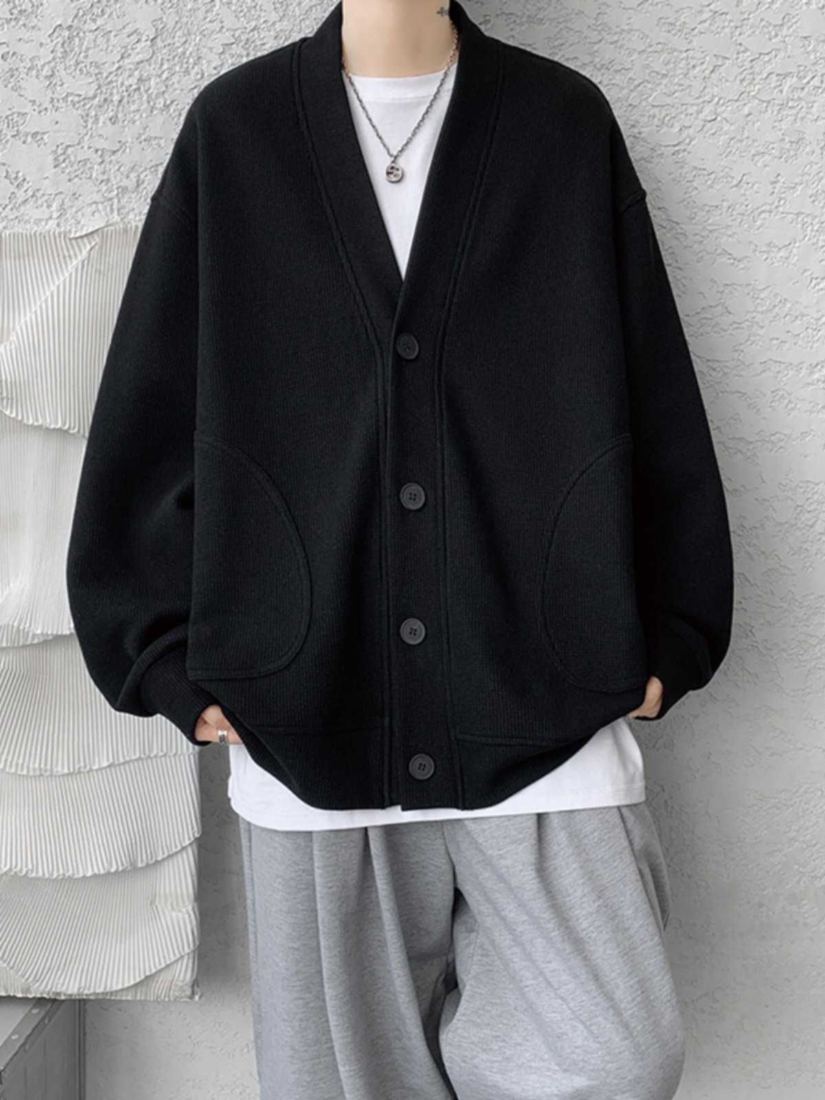 30代メンズファッション ゆったりシルエット高機能カーディガン