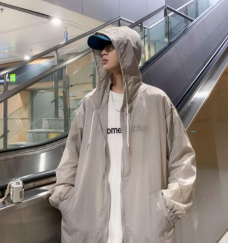 30代メンズファッション 薄手軽量パーカージャケット紫外線対策夏物アウター