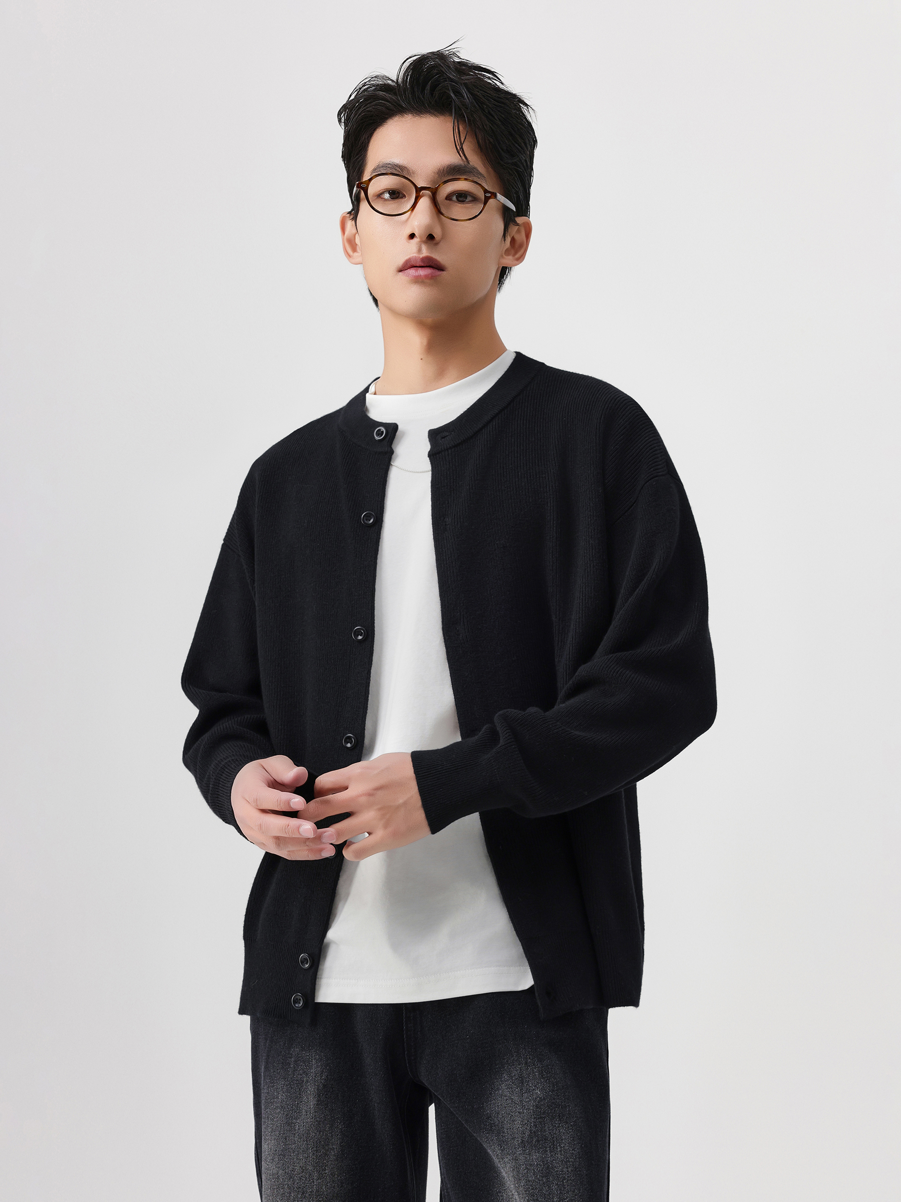 30代メンズファッション 洗練ノーカラーリブカーディガン