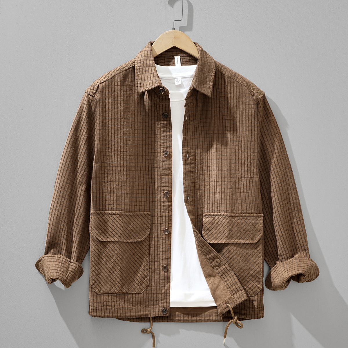 30代メンズファッション 畝織り素材の襟付きワークジャケット