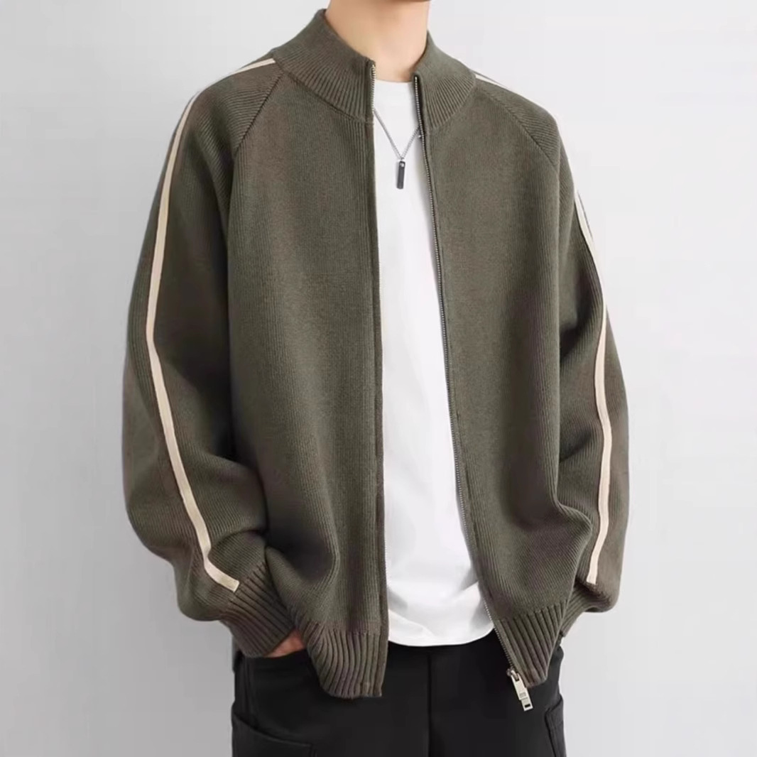 30代メンズファッション 袖ラインニットブルゾン