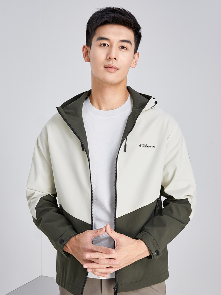 30代メンズファッション アーバンスタイルフーディジャケット