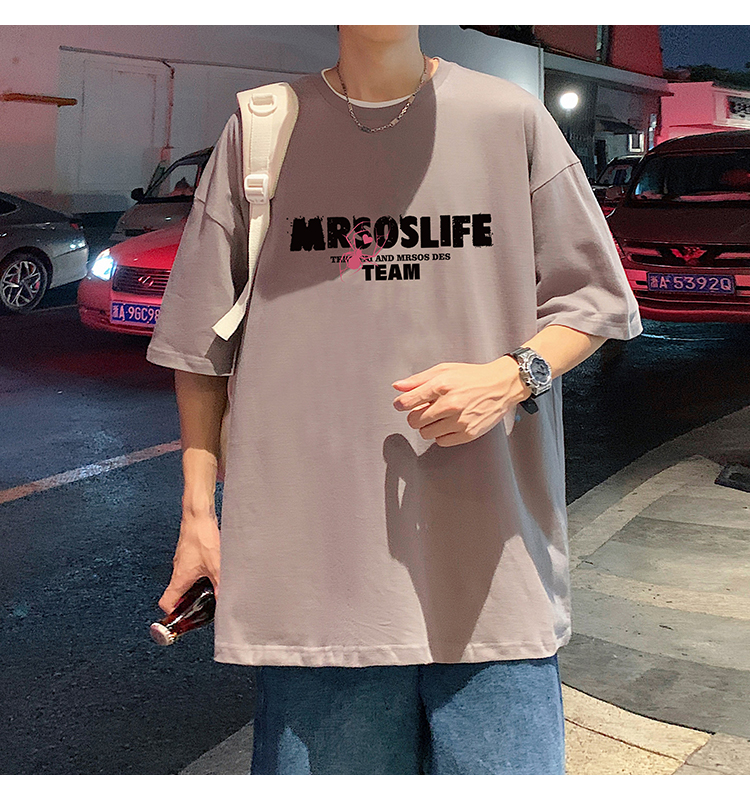 30代メンズファッション 詩的メッセージ グラフィックシャツ