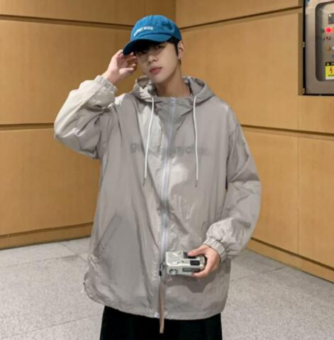 30代メンズファッション 薄手軽量パーカージャケット紫外線対策夏物アウター