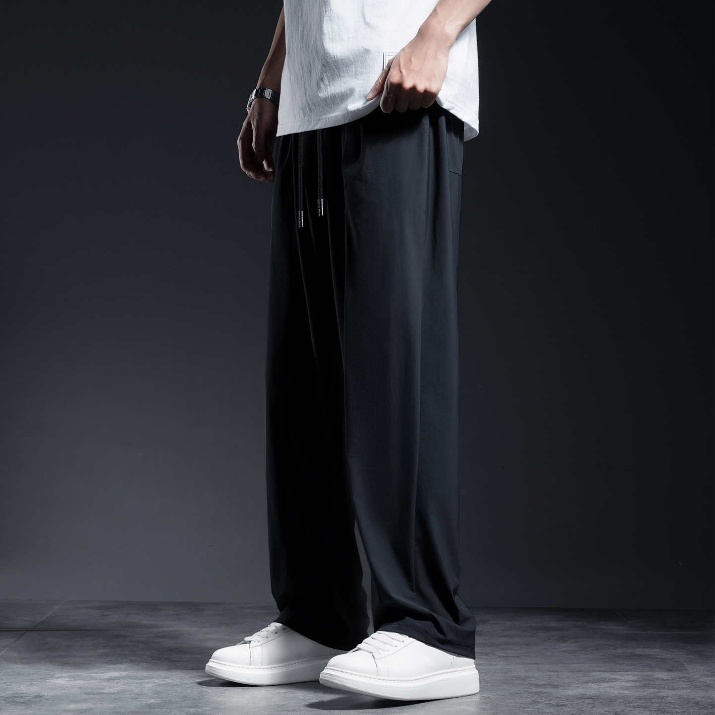 30代メンズファッション 超軽量ドレープワイドパンツ