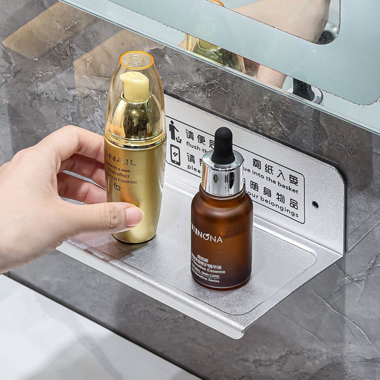 吸着式トイレ収納シェルフ