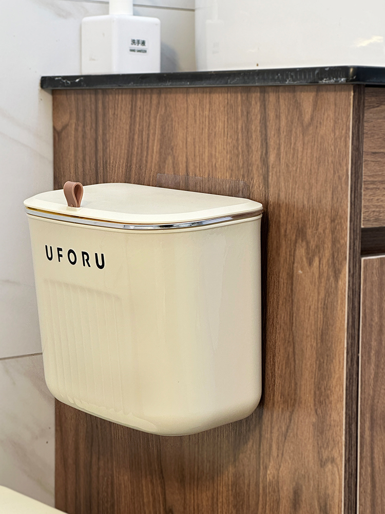 トイレ収納 壁掛け式キャラクター付きトイレットペーパー収納ケース