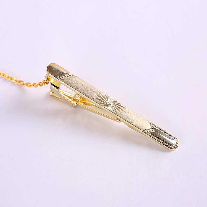 ネクタイピン 放射状彫刻模様入り上品ネクタイピン