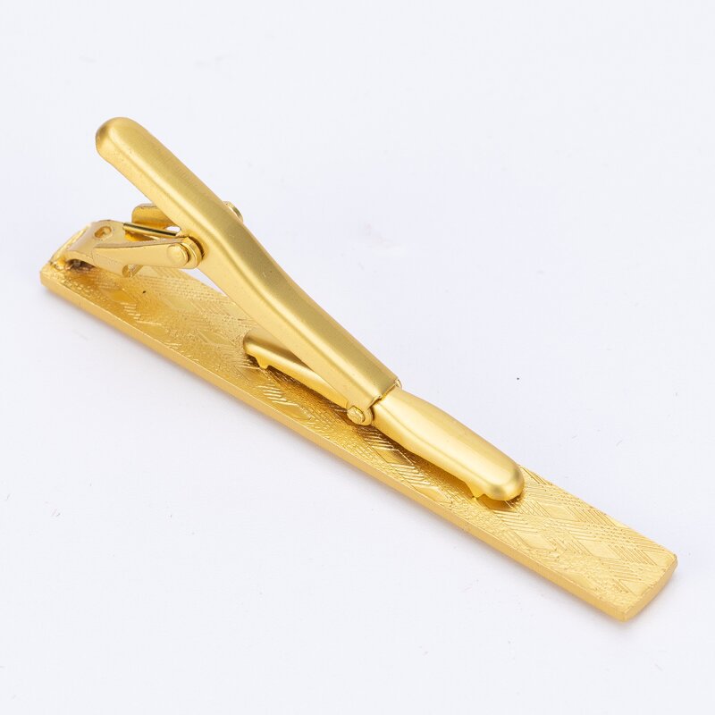 ネクタイピン 高級感溢れる金属製細身ストライプ彫刻ネクタイピン