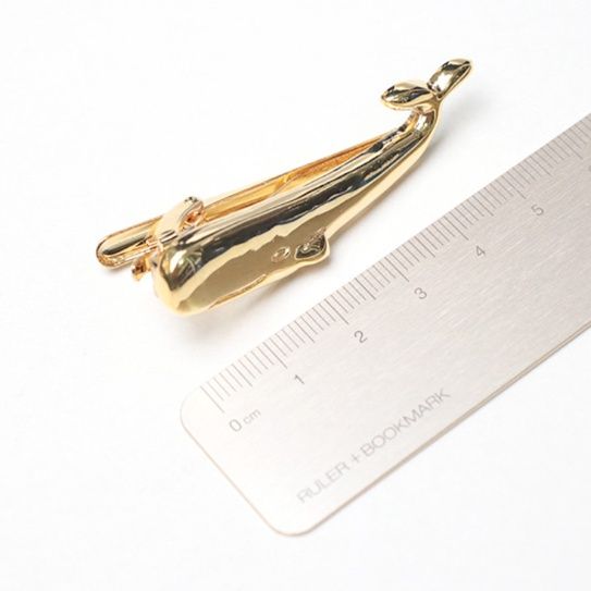 ネクタイピン 海の王者くじら型ネクタイピン