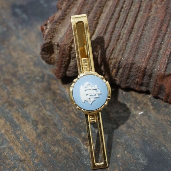 ネクタイピン 帆船浮彫陶磁装飾ネクタイピン