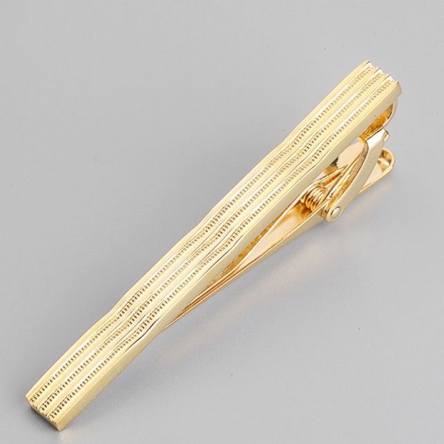 ネクタイピン 縦縞模様彫刻入り金製ネクタイピン