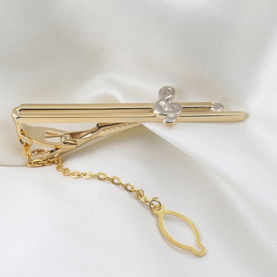 ネクタイピン 音符モチーフ高級ネクタイピンチェーン付き