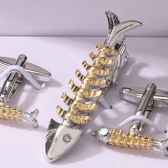 ネクタイピン 立体魚型袖口飾りとネクタイピン豪華三点装身具組